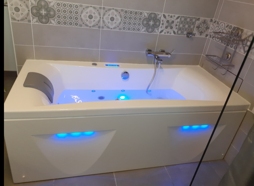 Installation d'une baignoire balnéo