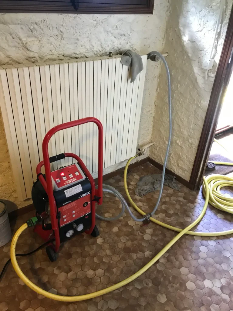 Désembouage radiateurs et circuit chauffage à Portiragnes eau chargée en boues